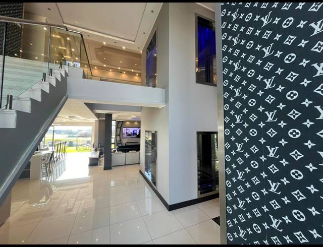 6 BEDROOM HOUSE FOR SALE IN COPPERLEAF ESTATE